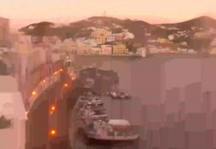 Imagen de vista previa de la cámara web Ponza Island - Corso Carlo Pisacane